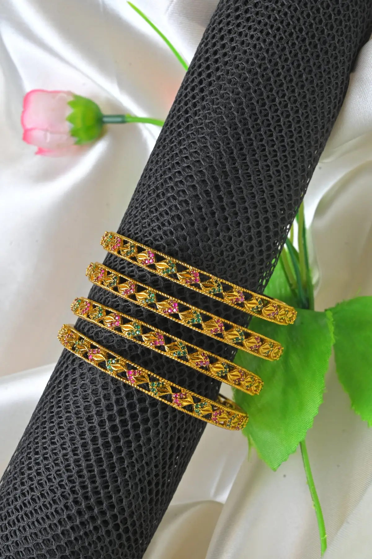 Bangles - ANTIC - SSJ7B