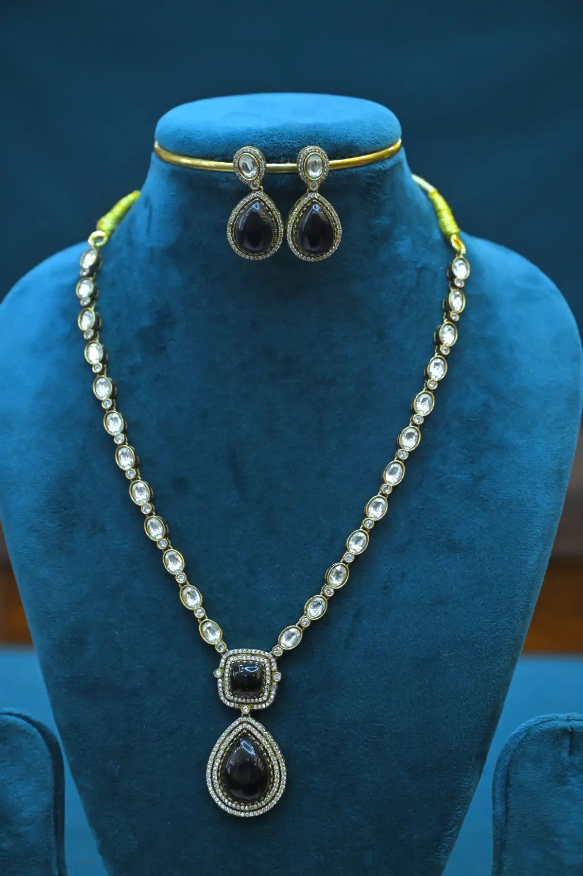 NECK - VICTORIAN - SSJ85