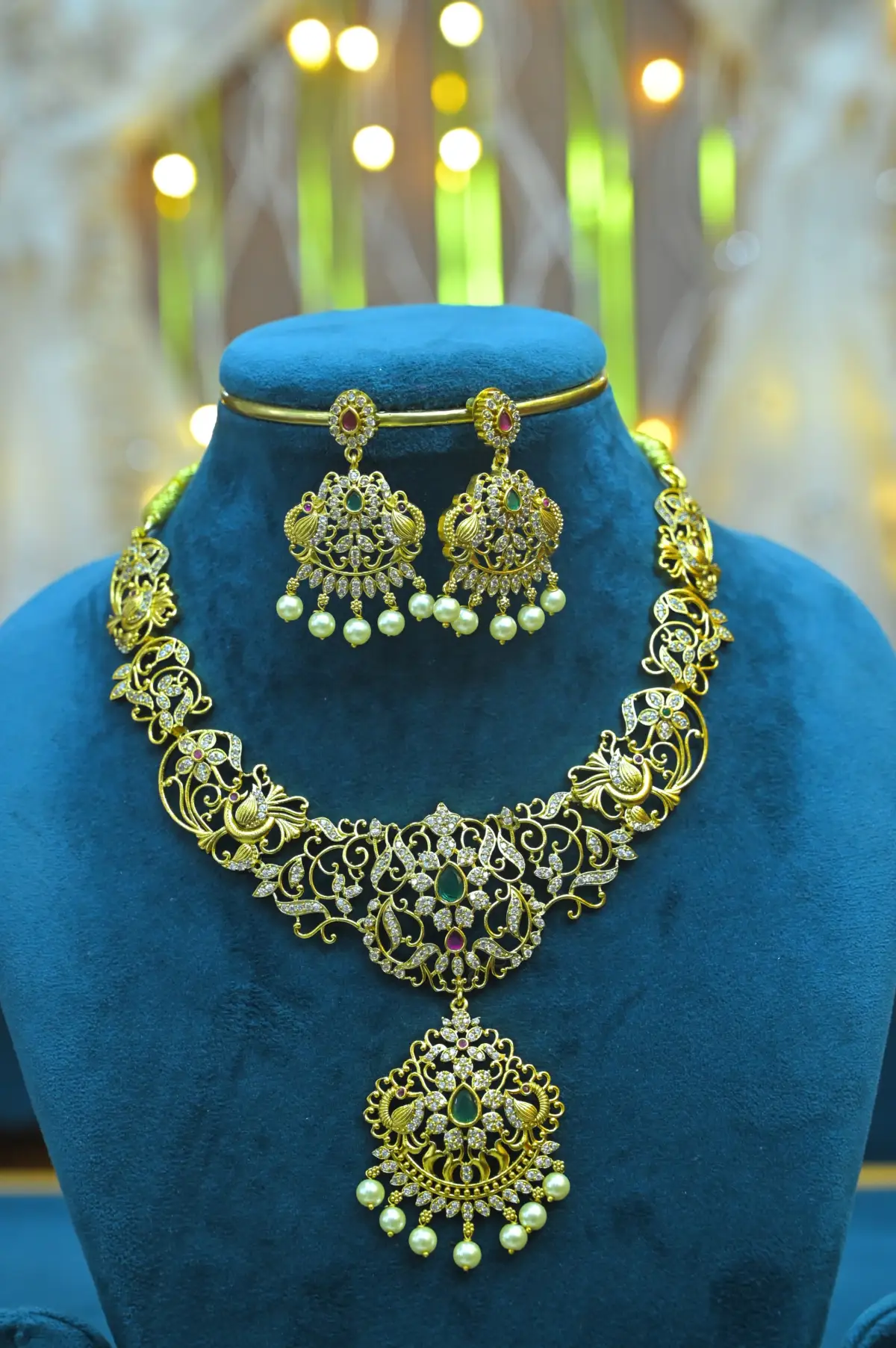 NECK - Gold Polish