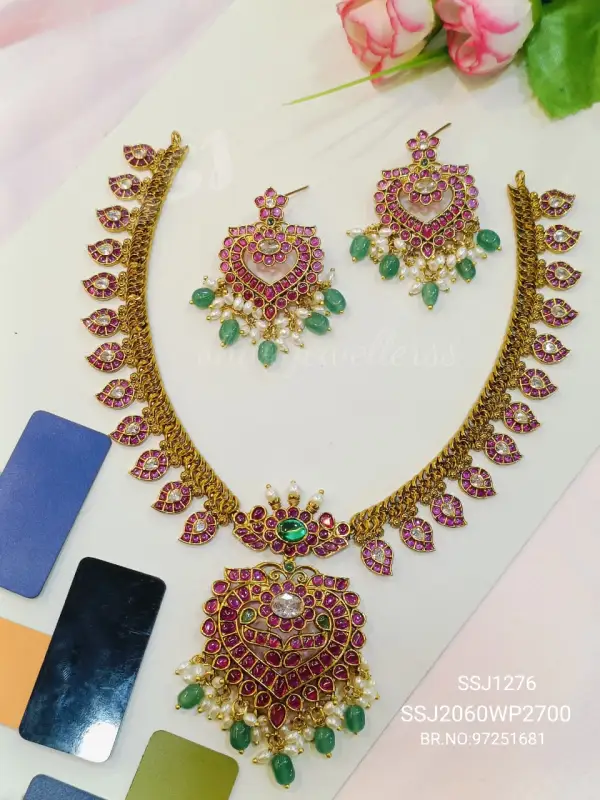 KOTA STONE NECK