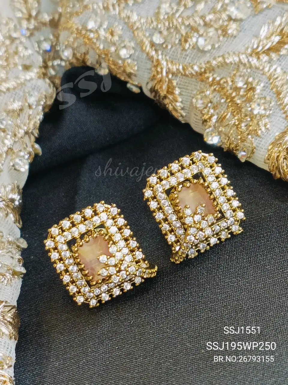 STUDS - Cz SSJ1551