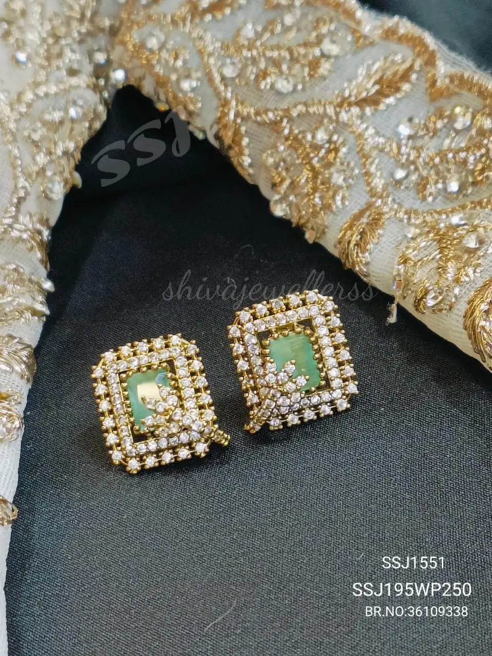 STUDS - Cz SSJ1551