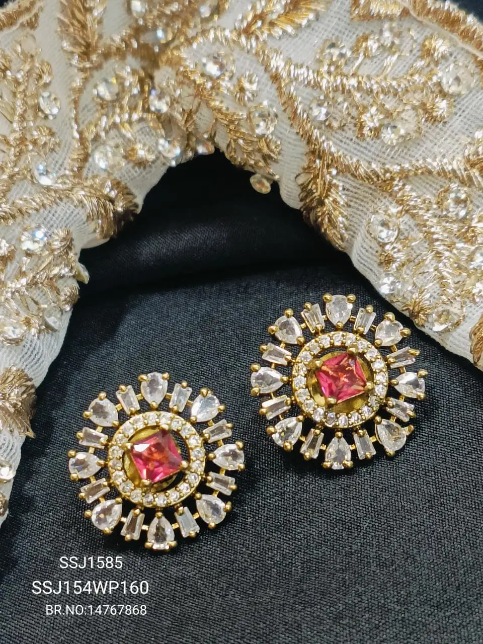 STUDS CZ 1585
