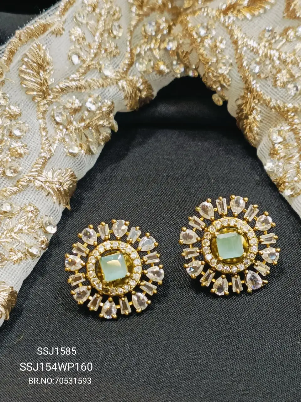STUDS CZ 1585