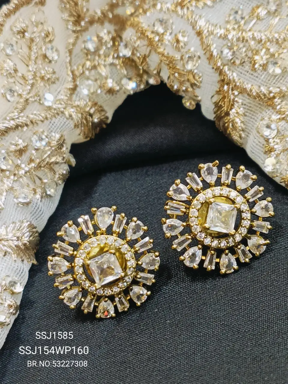 STUDS CZ 1585