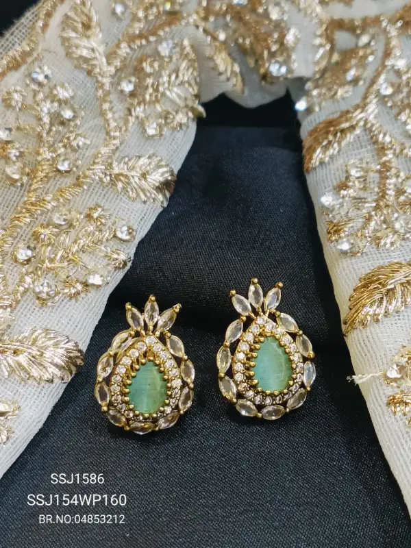 STUDS CZ 1586