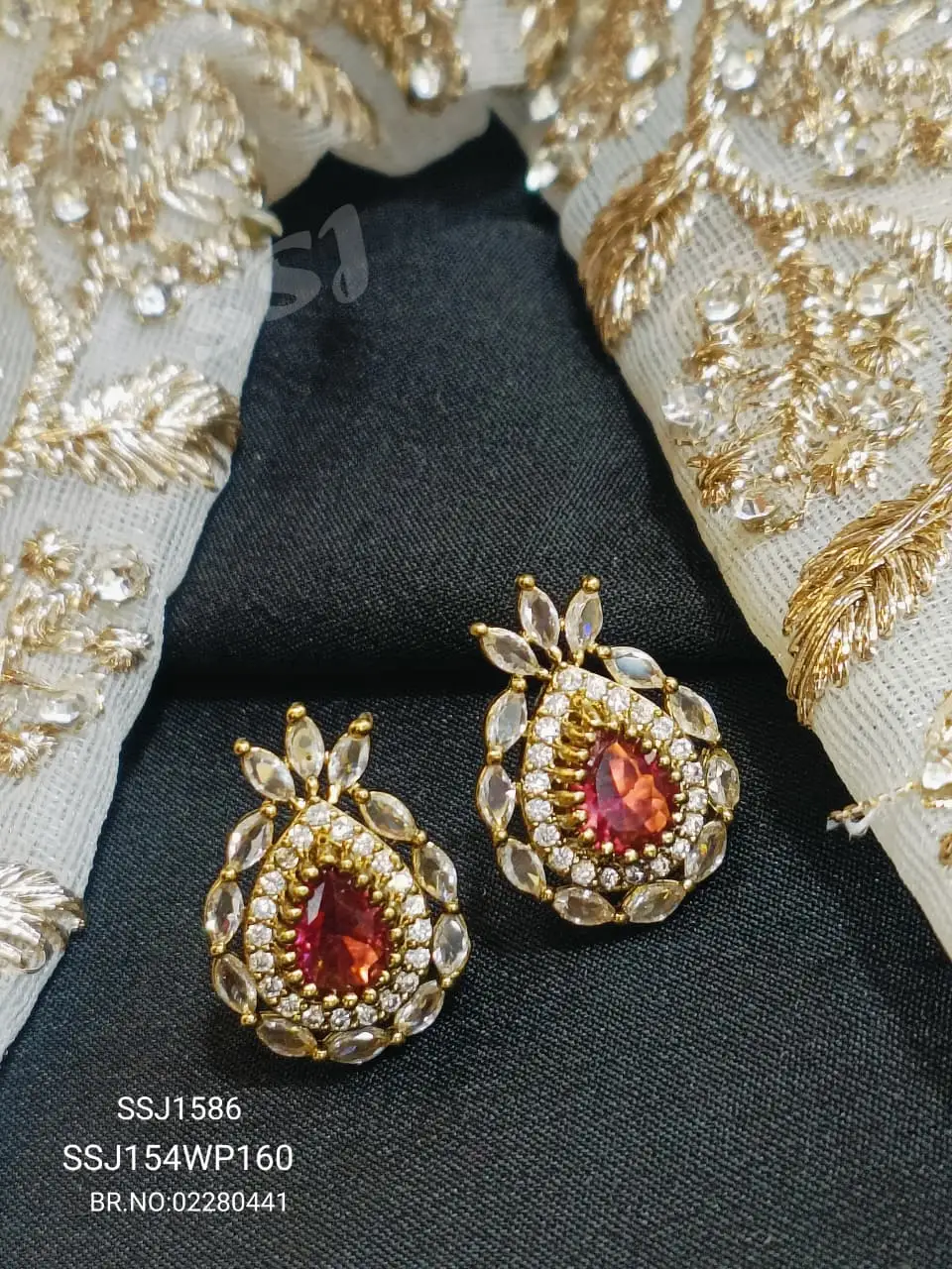STUDS CZ 1586
