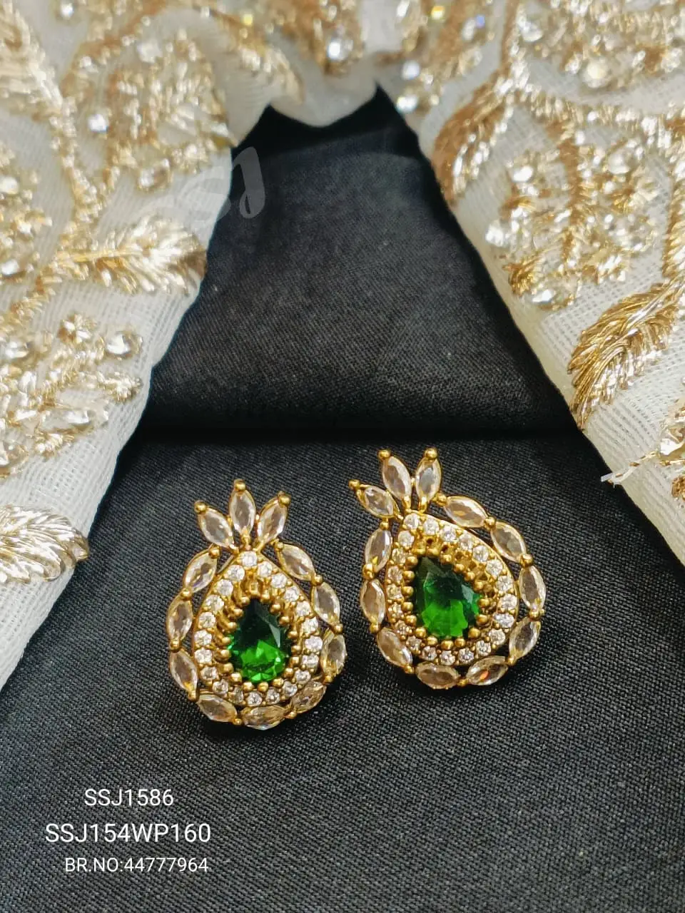 STUDS CZ 1586
