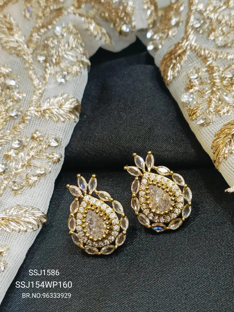 STUDS CZ 1586