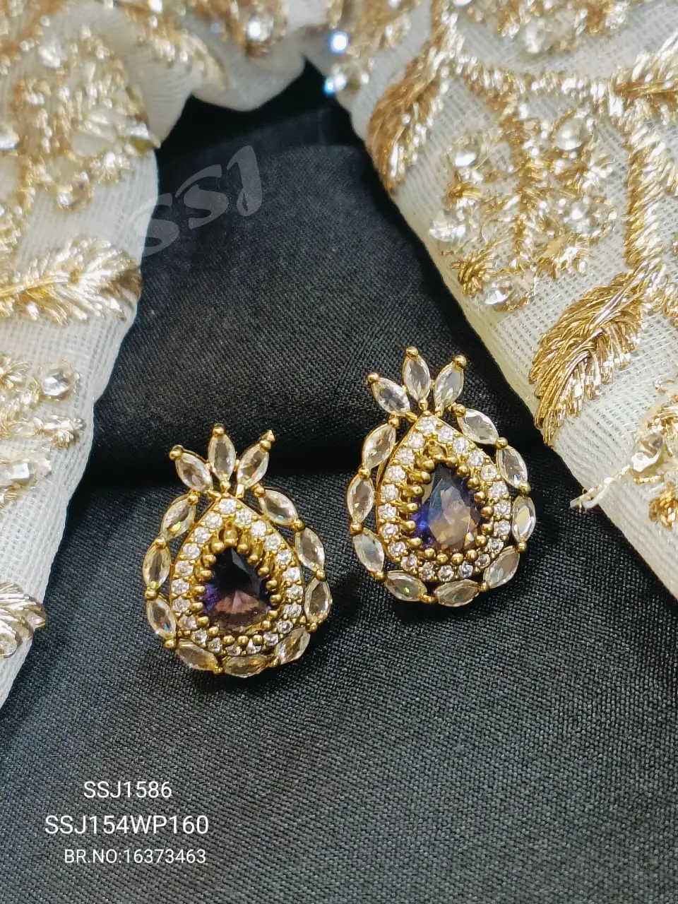 STUDS CZ 1586