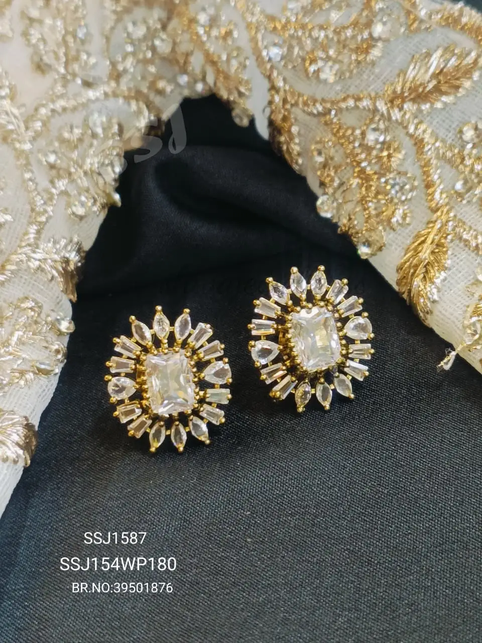 studs ssj 1587