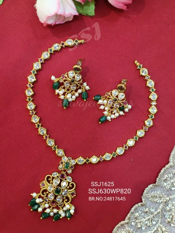 NECKLACES 1625