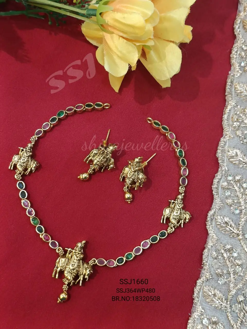 NECKLACES 1660