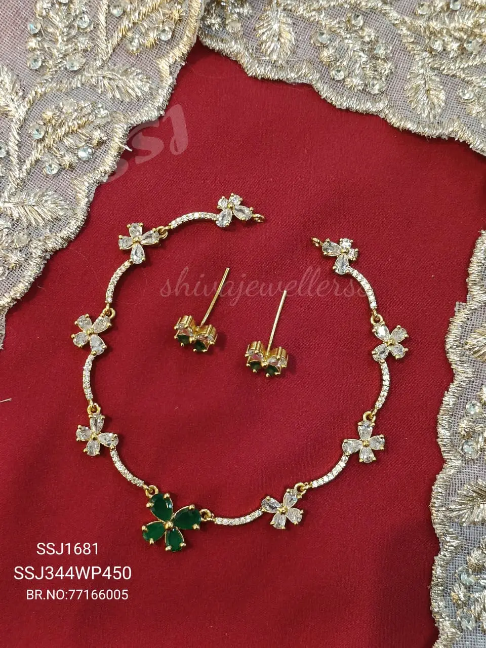 NECKLACES 1681