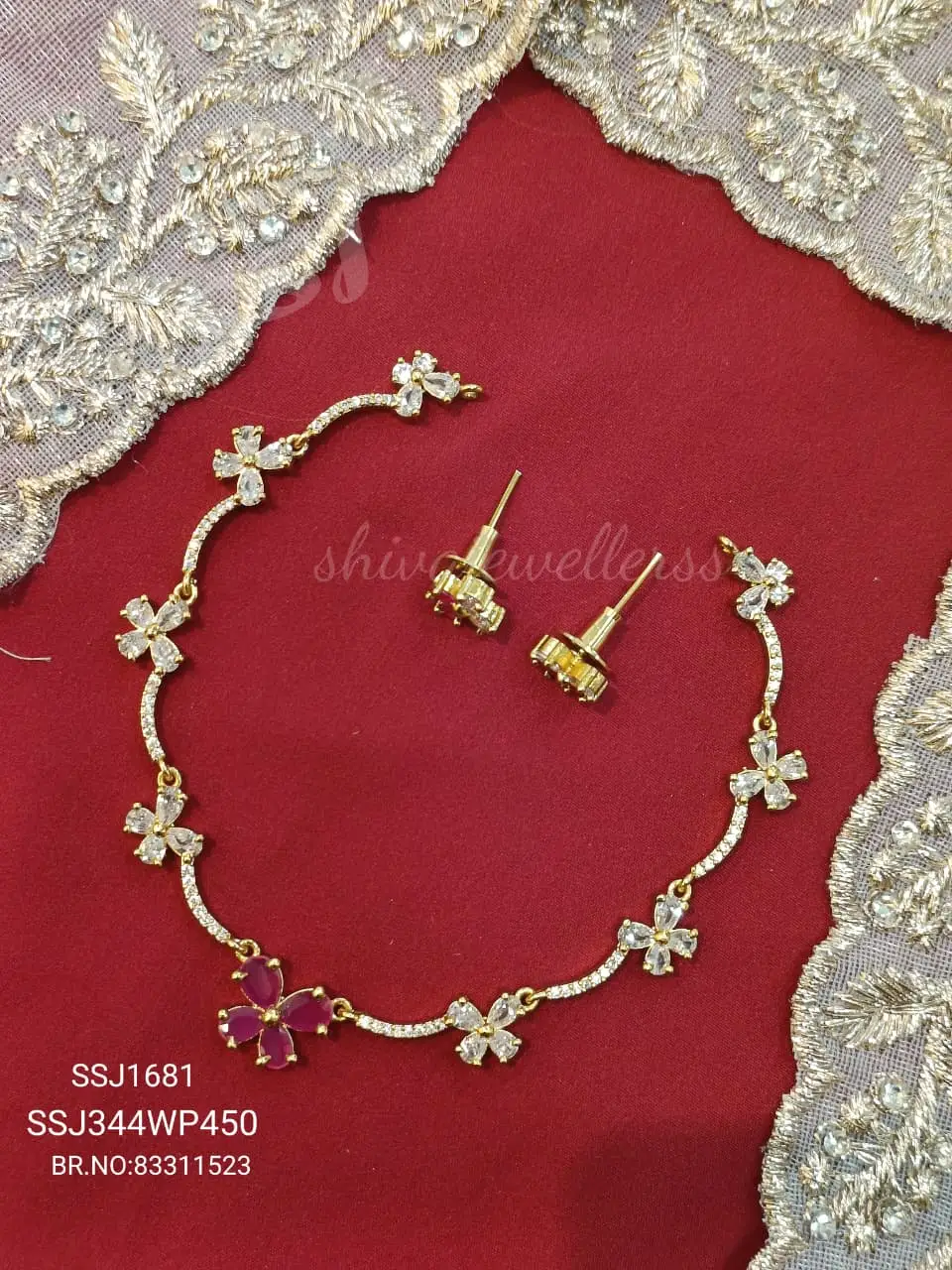 NECKLACES 1681