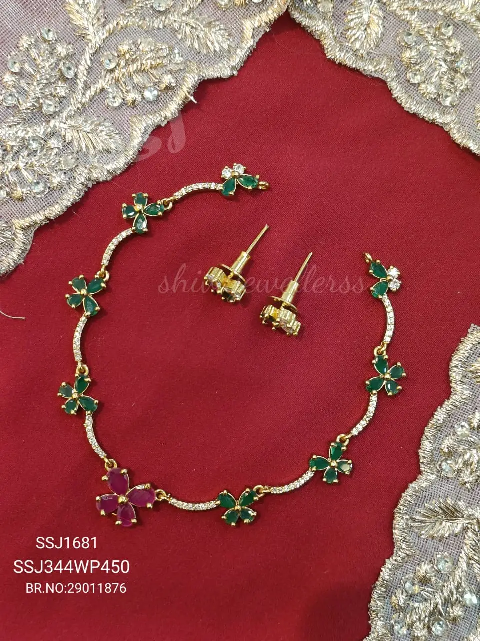 NECKLACES 1681