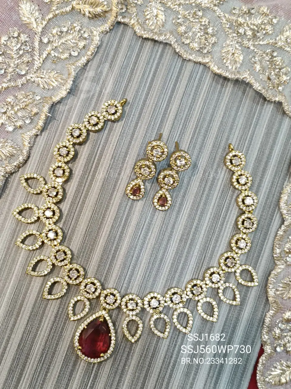 Necklace 1682