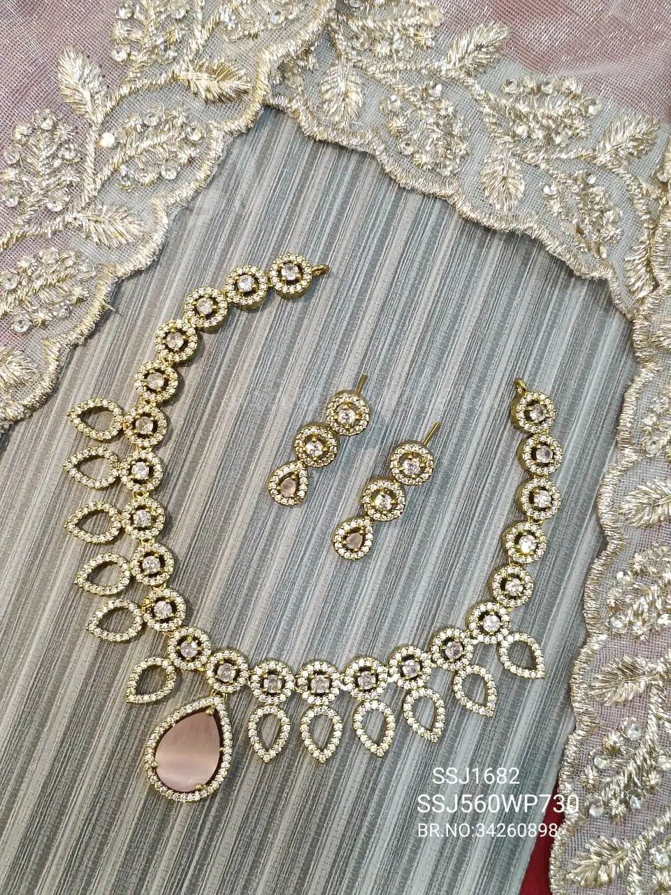 Necklace 1682