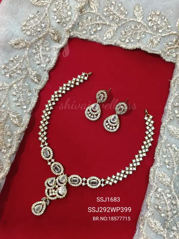 Necklace 1683