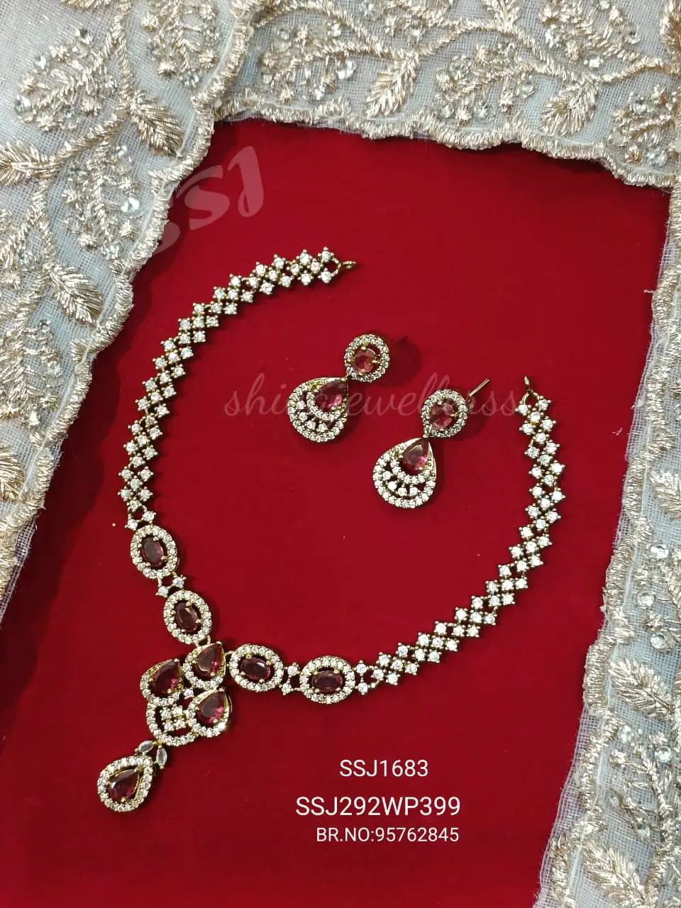 Necklace 1683