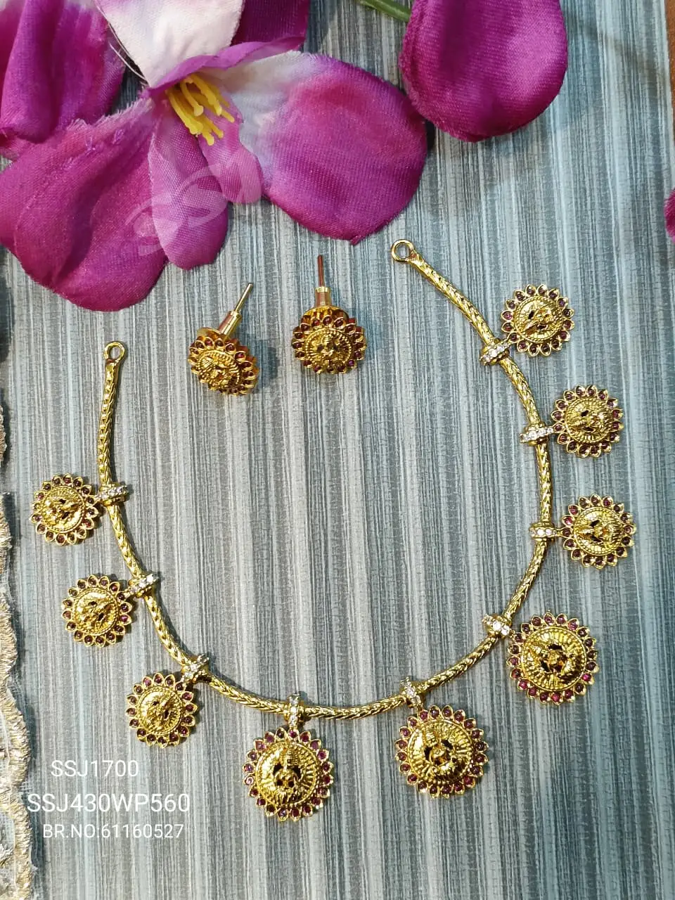 NECKLACE 1700
