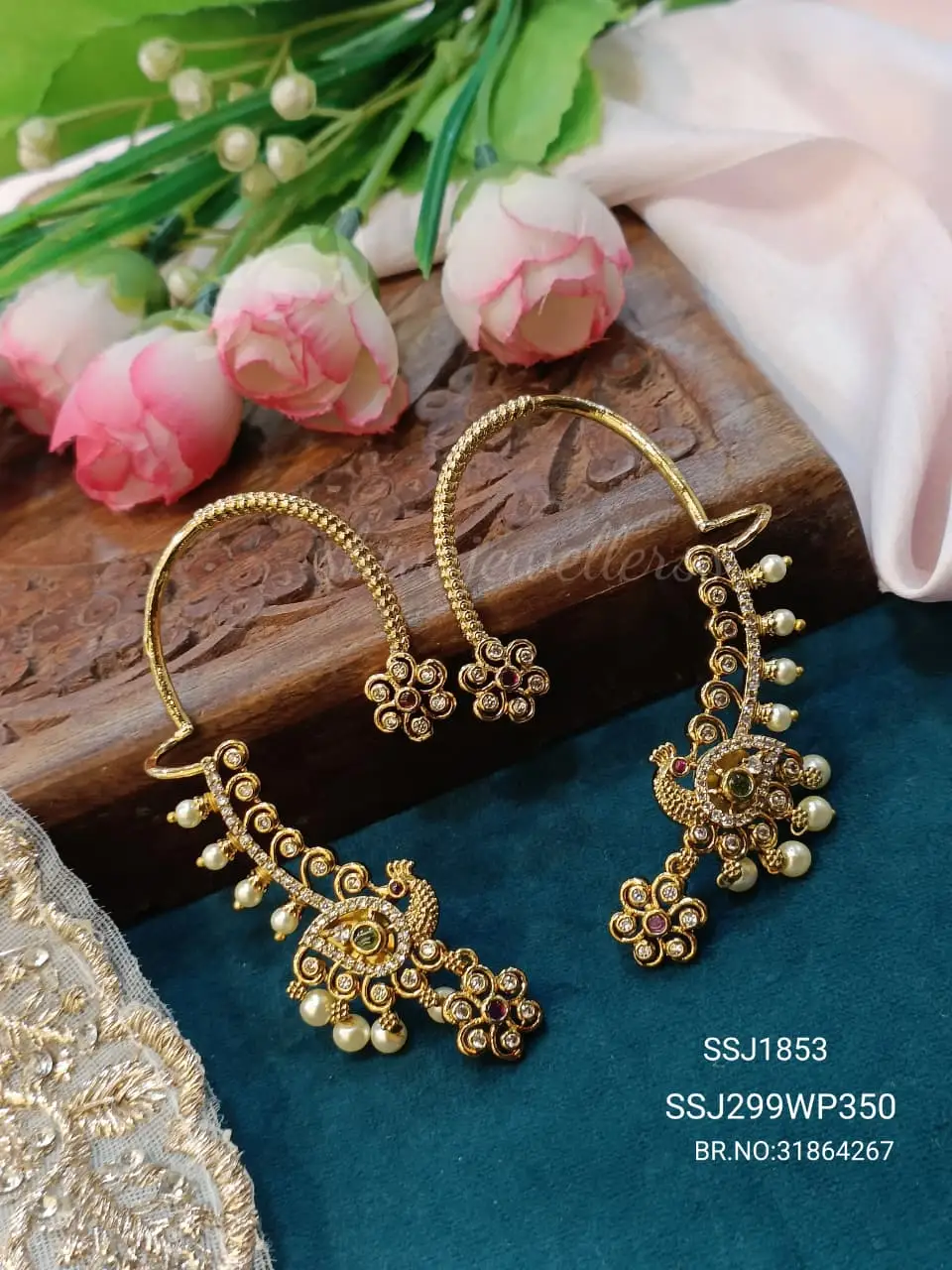 Earrcuffs 1853*