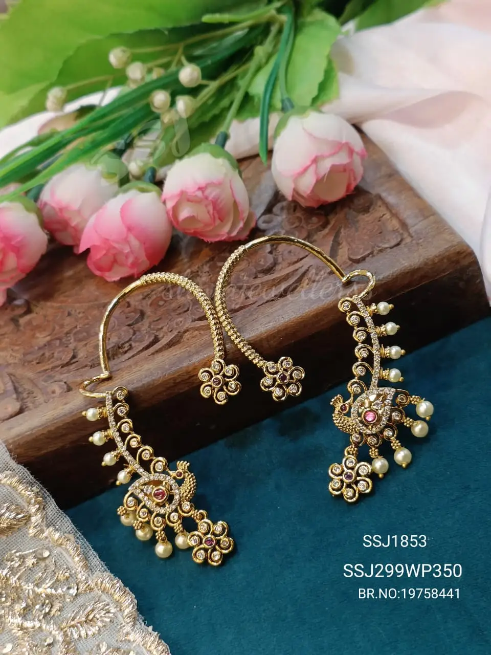 Earrcuffs 1853*