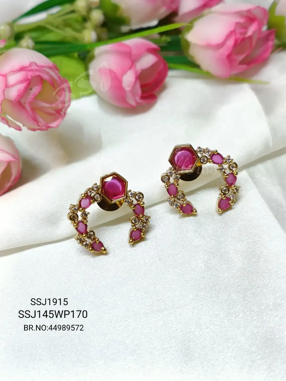 STUDS 1915*