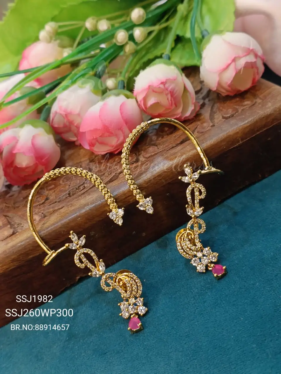 EARCUFFS 1982*