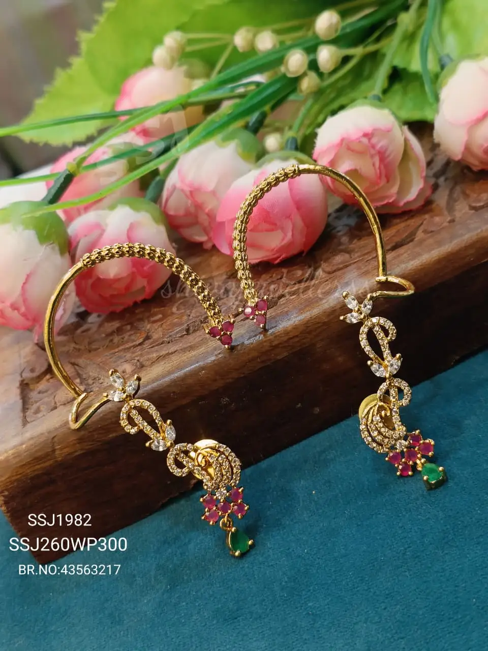 EARCUFFS 1982*
