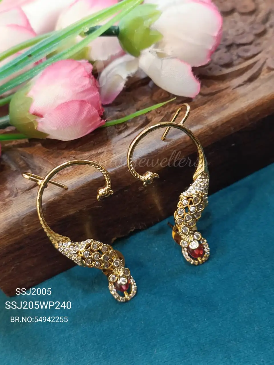 EARCUFFS 2005*