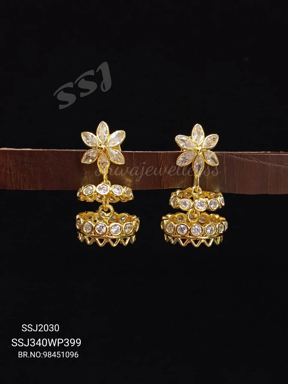 string Earrings 2030*