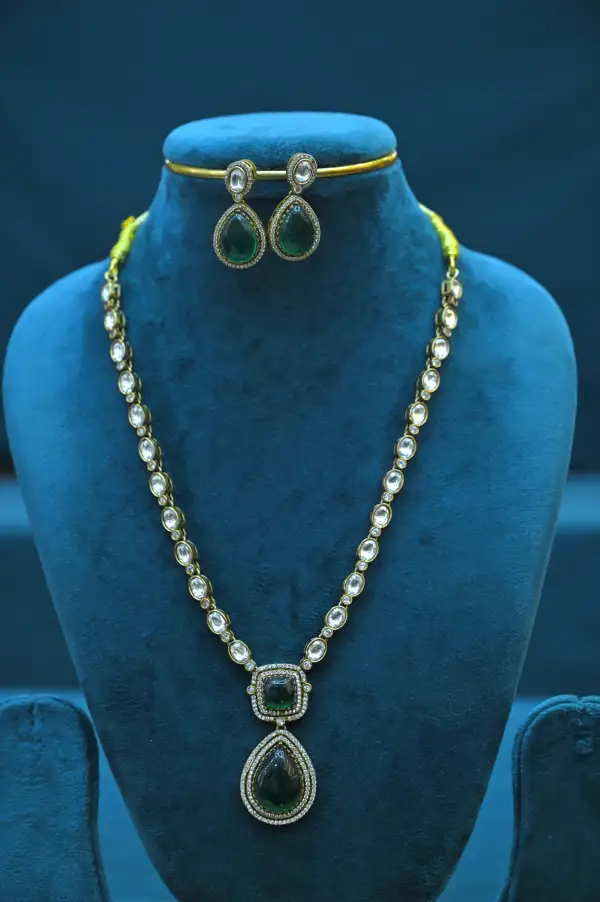NECK - VICTORIAN - SSJ85