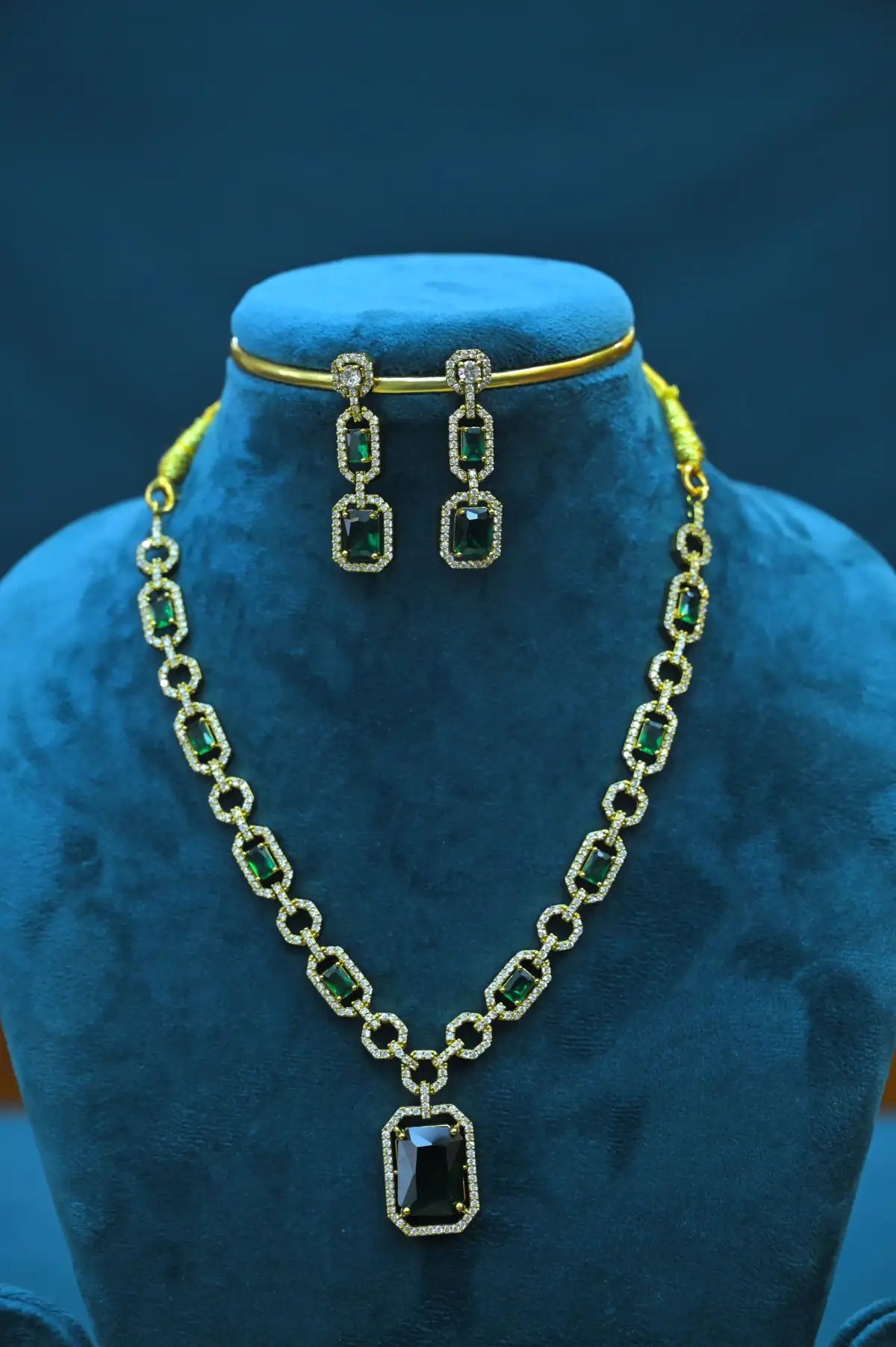 NECK - VICTORIAN - SSJ93