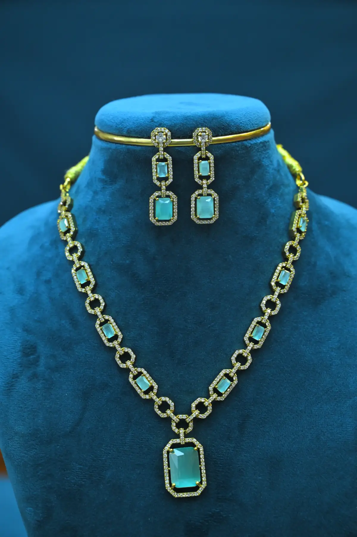 NECK - VICTORIAN - SSJ93