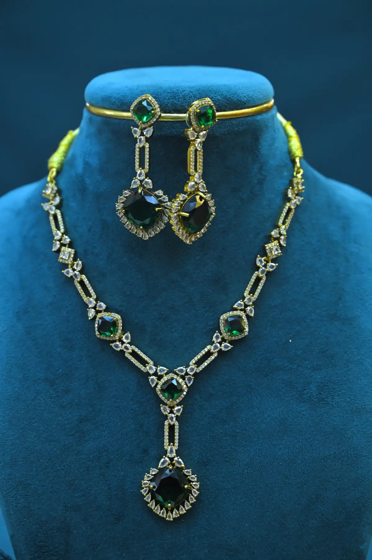 NECK - VICTORIAN - SSJ94