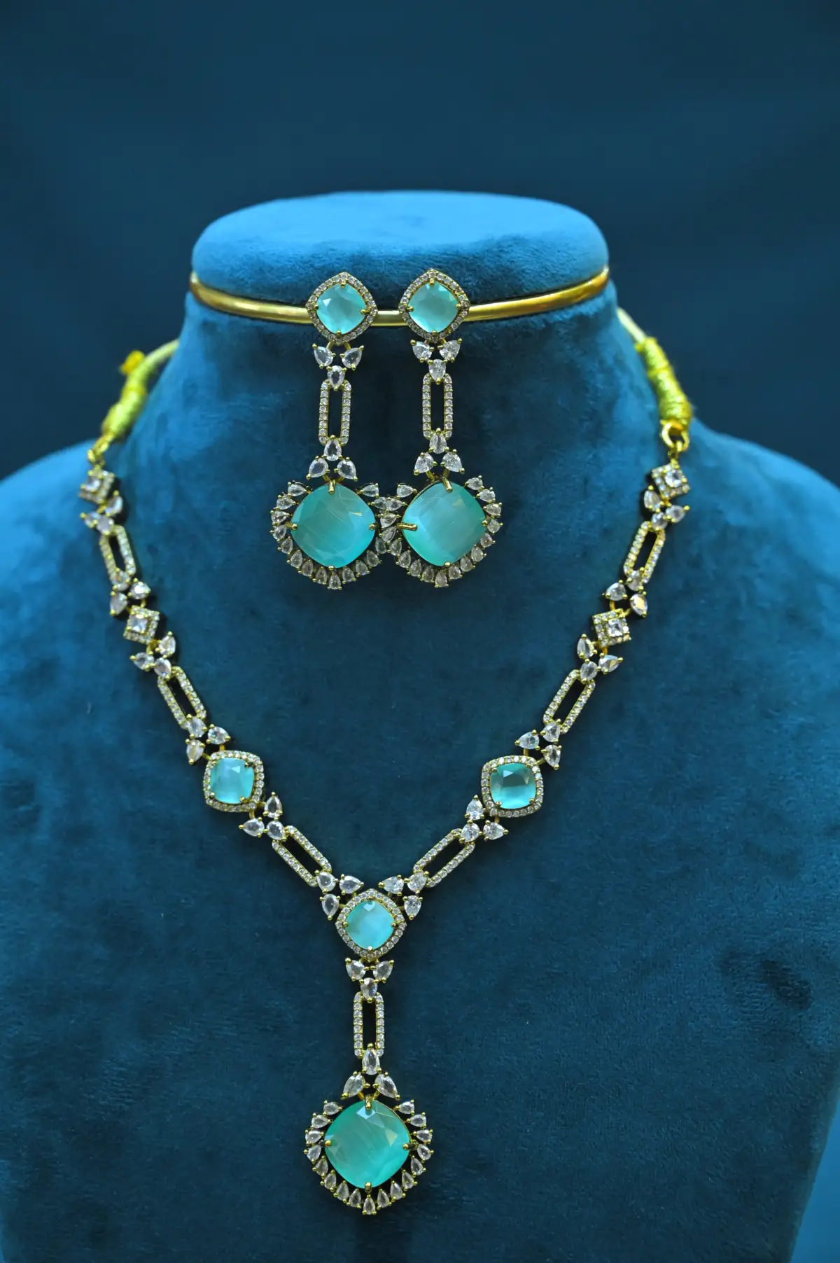 NECK - VICTORIAN - SSJ94