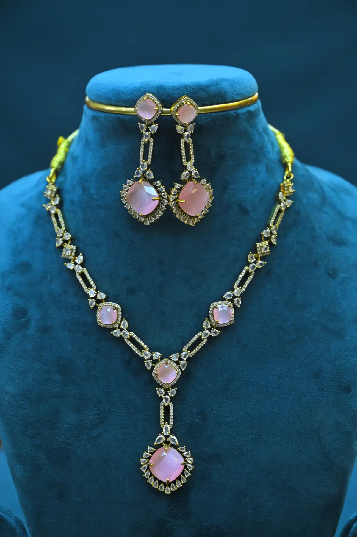 NECK - VICTORIAN - SSJ94
