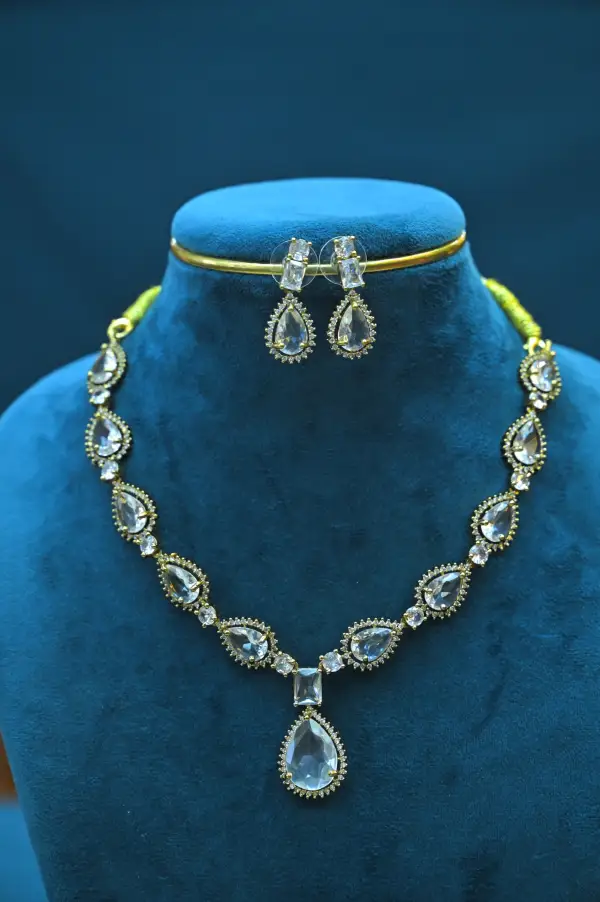 NECK - VICTORIAN - SSJ96