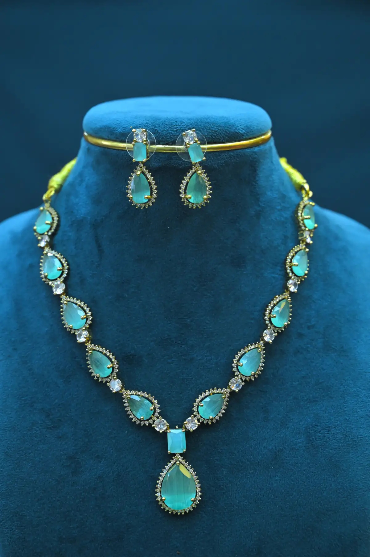 NECK - VICTORIAN - SSJ96