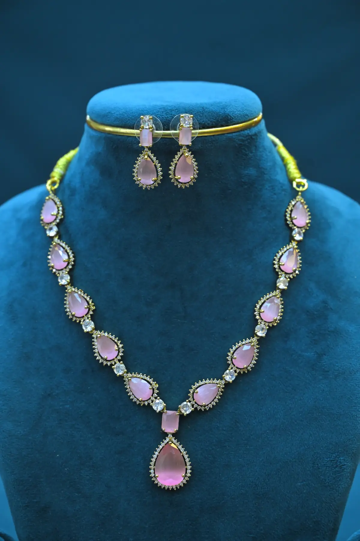NECK - VICTORIAN - SSJ96