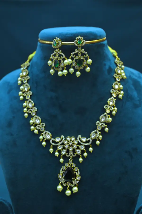 NECK - VICTORIAN - SSJ118