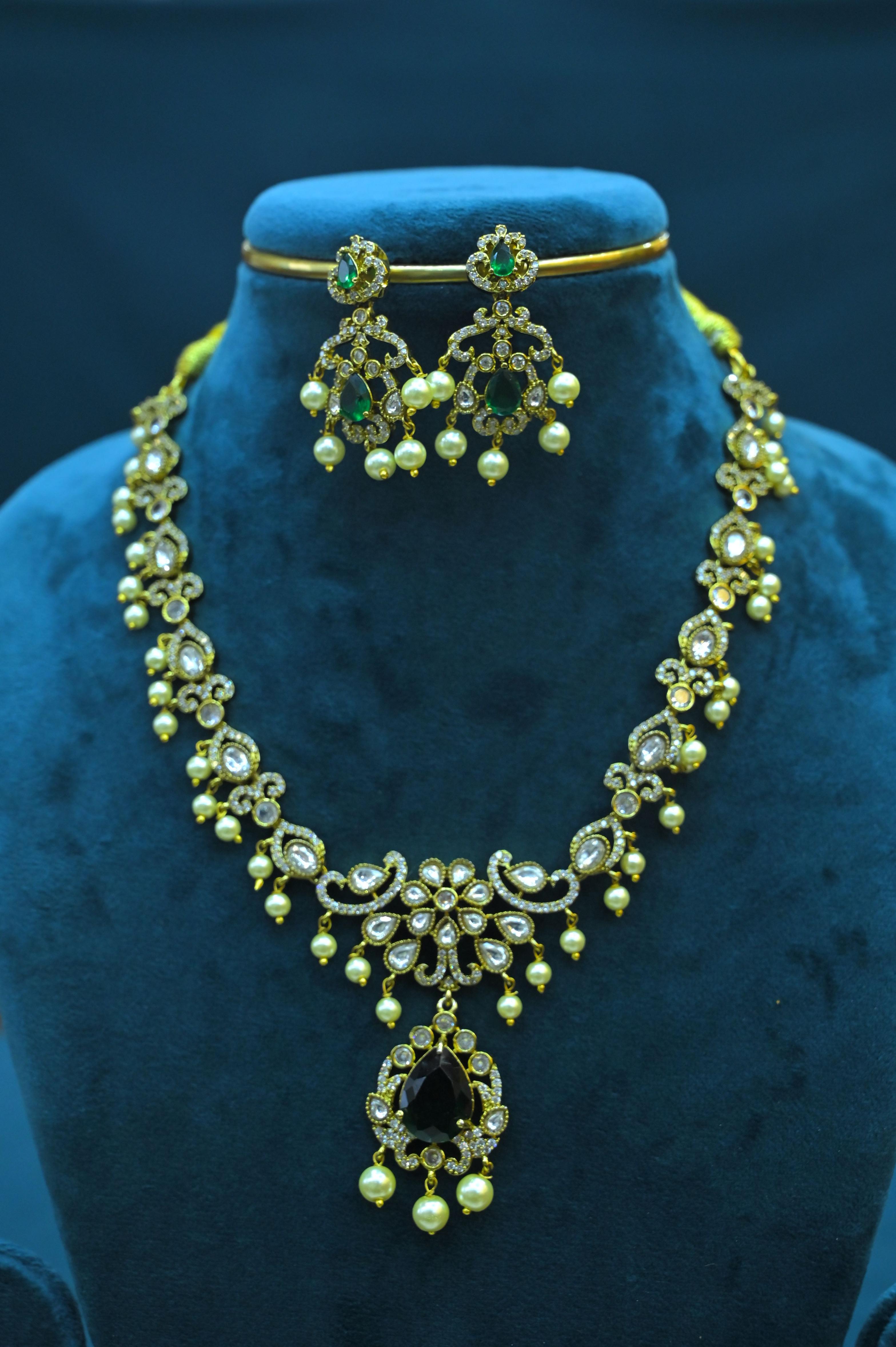 NECK - VICTORIAN - SSJ118