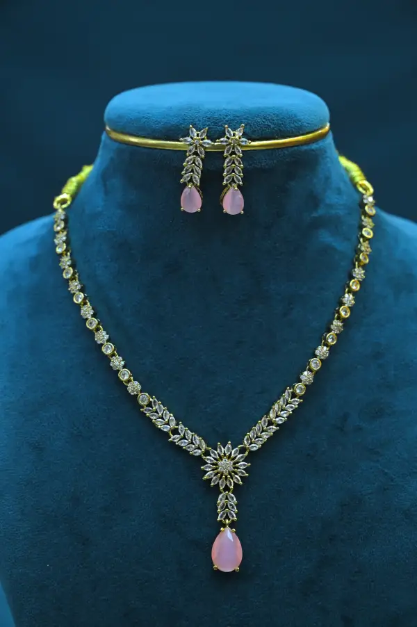 NECK - CZSTONE - SSJ130