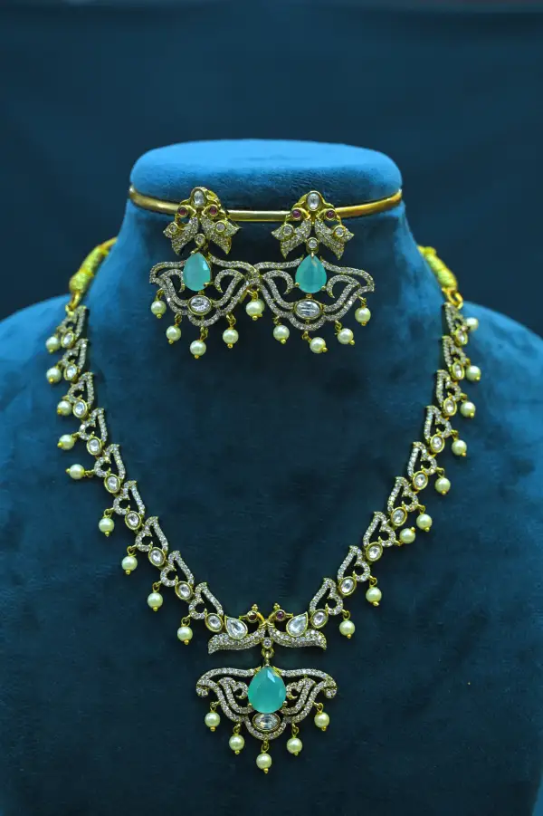 NECK - VICTORIAN - SSJ133
