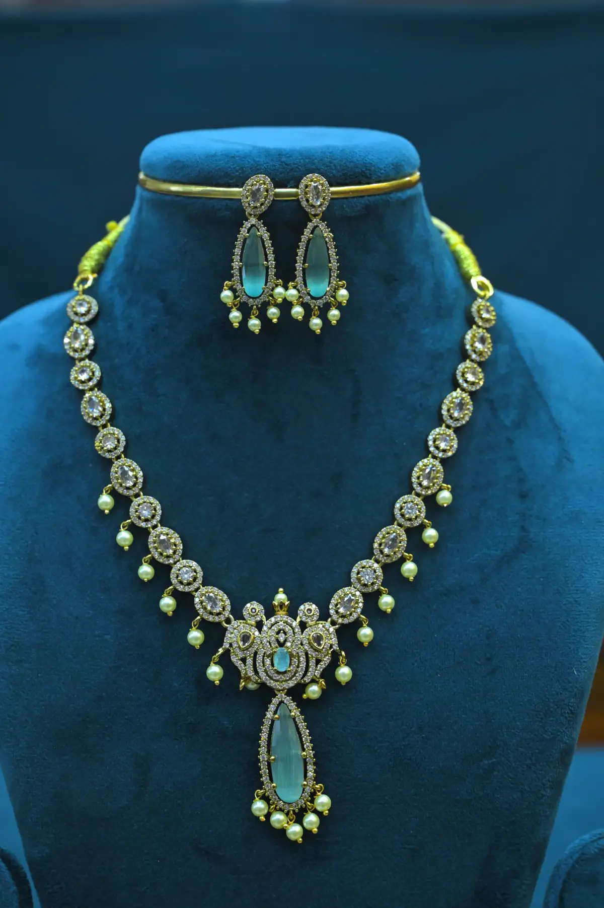 NECK - VICTORIAN - SSJ136