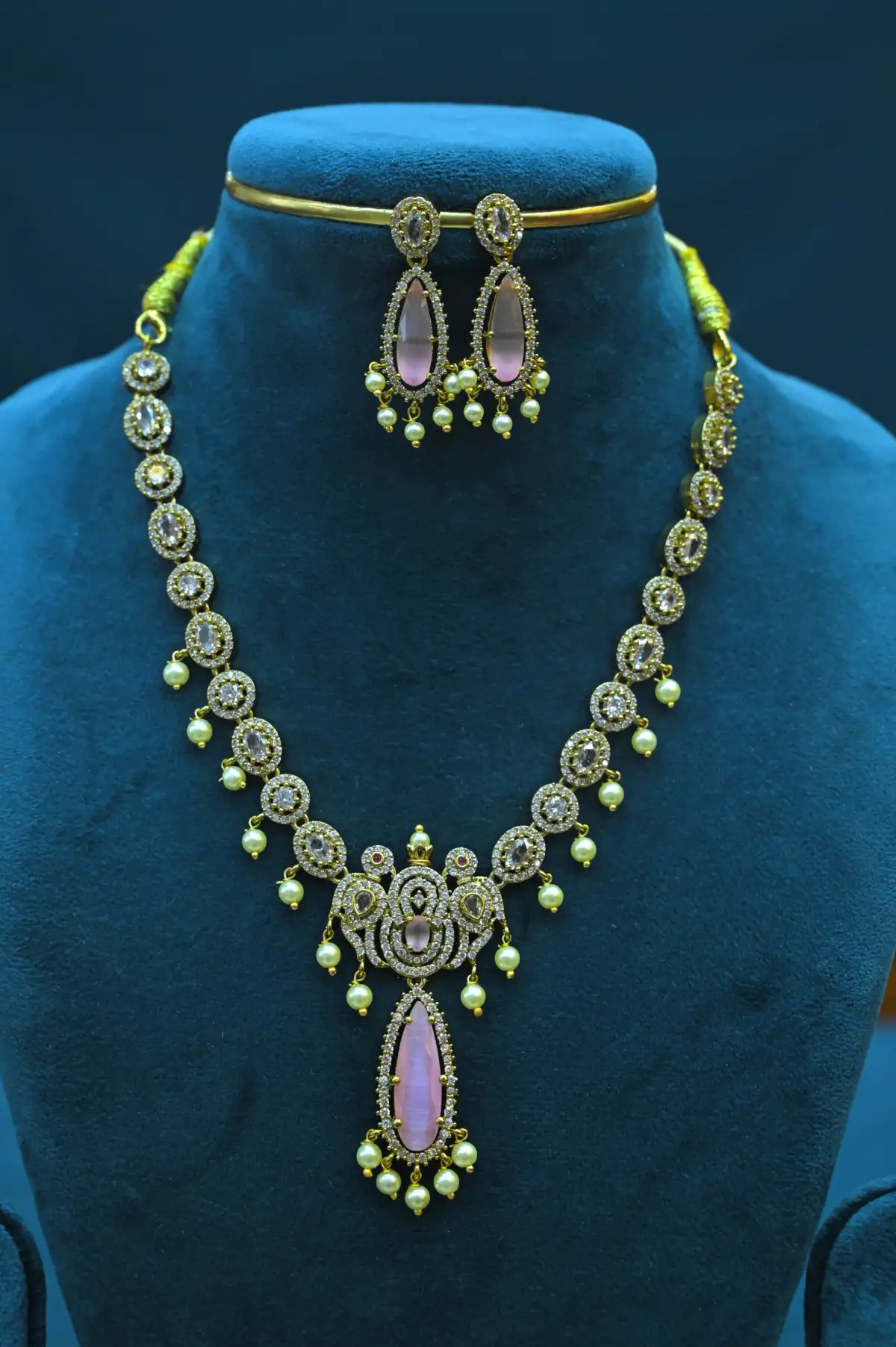 NECK - VICTORIAN - SSJ136